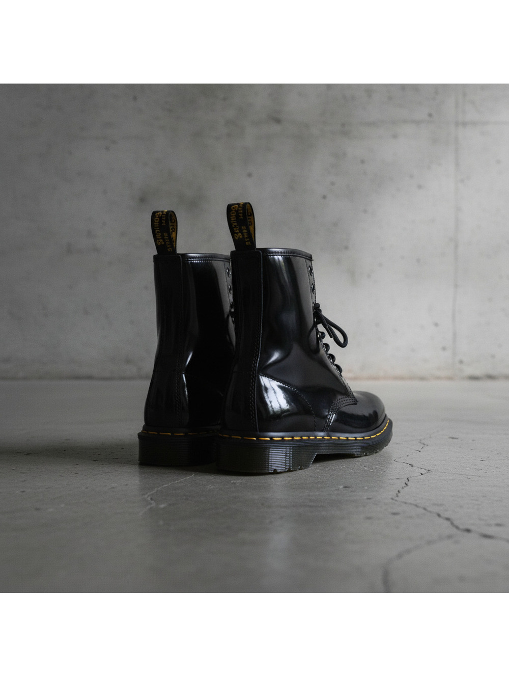 Dr. Martens 1460 Patent Leather Boots Black 8 Unisex Adults - Picture 3 of 5